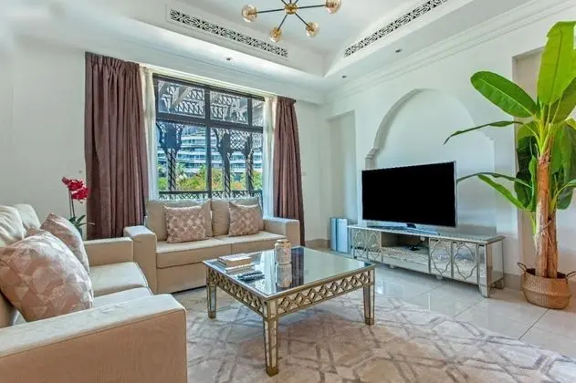 Traditional Meets Modern in Downtown - Öne Çıkan Resim