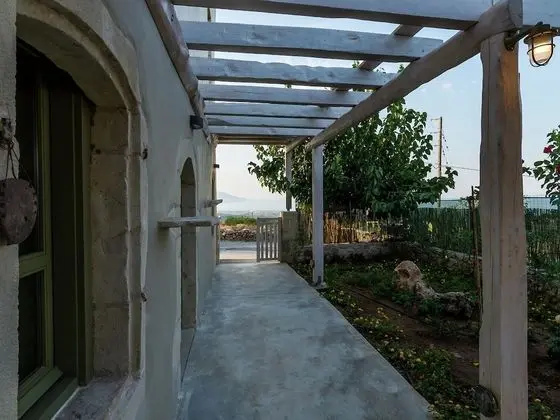 Traditional Stone Built Villa With Private Pool Near Tavern & the Beach - Dış Mekan