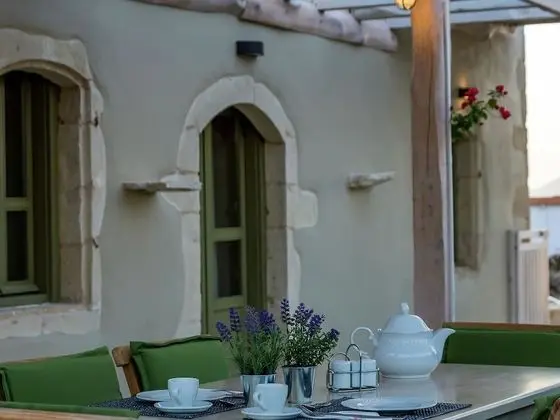 Traditional Stone Built Villa With Private Pool Near Tavern & the Beach - Yerinde Yemek