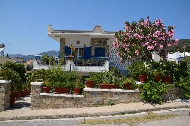 Traditional Summer House in Marmari