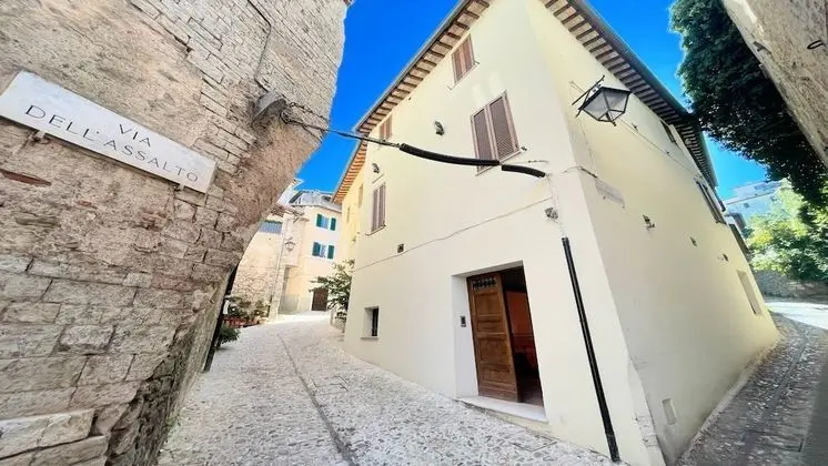 Traditional Town House Central Spoleto - car Unnecessary - Wifi - Sleeps 10 - Dış Mekan
