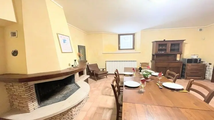 Traditional Town House Central Spoleto - car Unnecessary - Wifi - Sleeps 10 - Yerinde Yemek