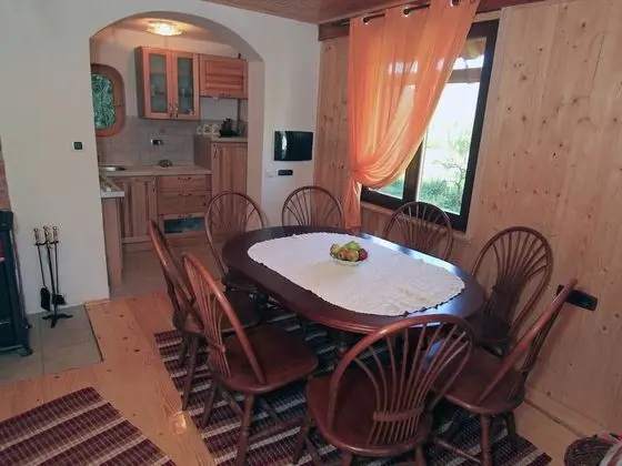 Traditional Wooden House by the River, 2 Rooms With Balconies, Covered Terrace - Mutfak