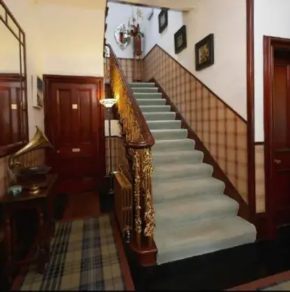 Trafford Bank Guest House - Lobi