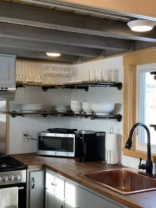 Trail and Hitch Tiny Home Hotel and RV - Mutfak