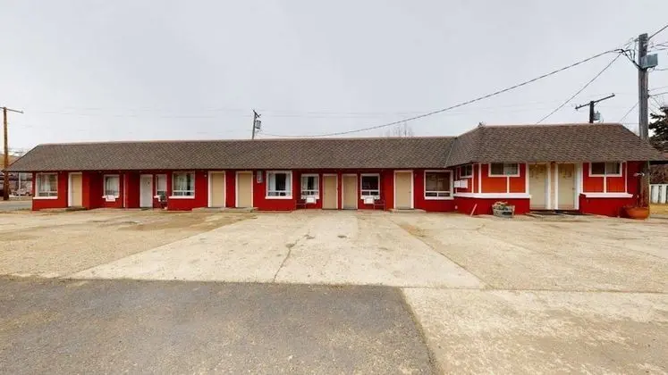 Trails End Motel