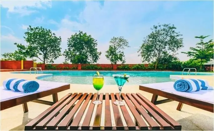 Trance Greenfields Resort and Convention Centre - Havuz
