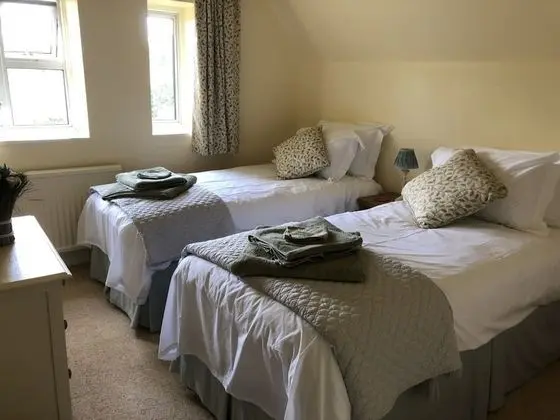 Tranquil 3 Bedroom Farmhouse - Oda