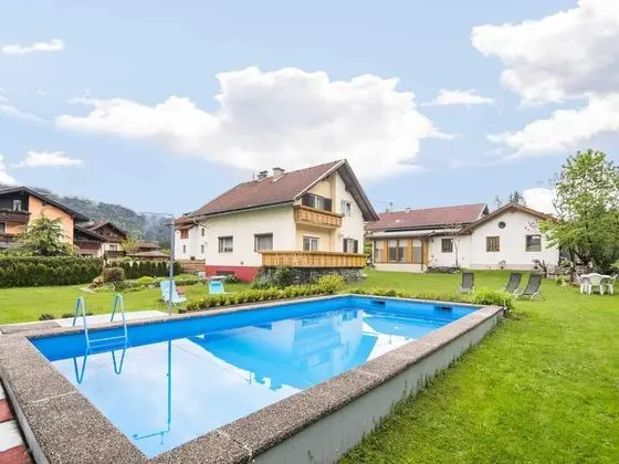 Tranquil Apartment in Tropolach Near Nassfeld Skiing Parking - Havuz