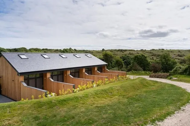 Tranquil Getaway for 4 New Mill Village