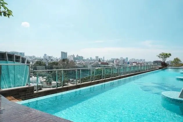Tranquil Studio Apartment at Menteng Park