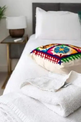 Tranquil & Stylish 1 Bedroom Flat With Private Balcony