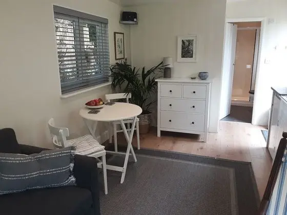 Tranquil Wood Cabin set in a Beautiful Orchard - Öne Çıkan Resim