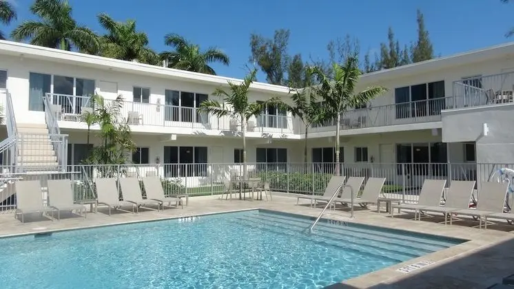 Tranquilo A North Beach Village Resort Hotel - Havuz