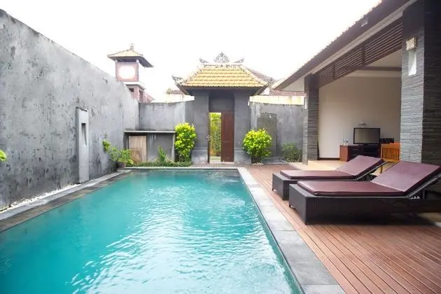 Transera Kirana Villa Seminyak - Genel