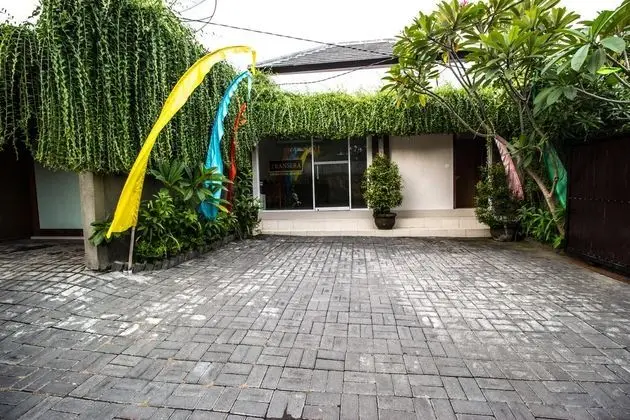 Transera Kirana Villa Seminyak - Lobi