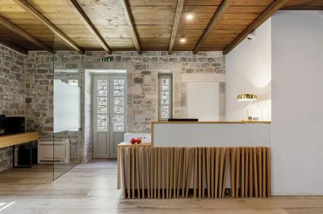 Trapela Limeni Luxury Suites - Lobi