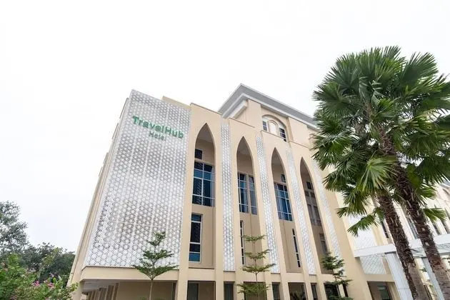 Travel Hub Hotel Kualanamu Airport