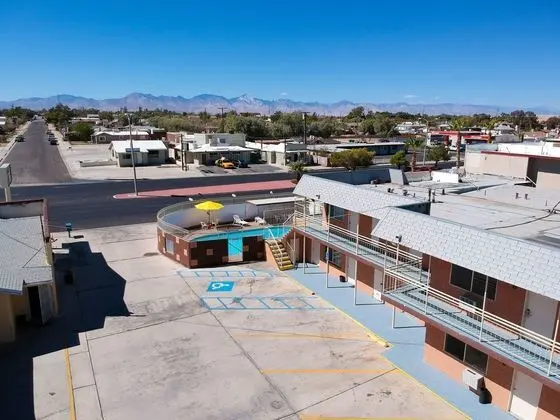 Travel Inn & Suites