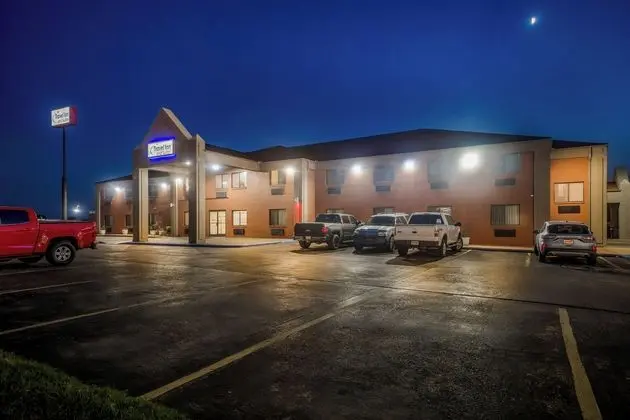 Travel Inn & Suites - Dış Mekan
