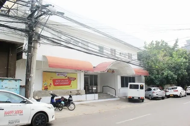Travelbee Capitol Inn - Dış Mekan