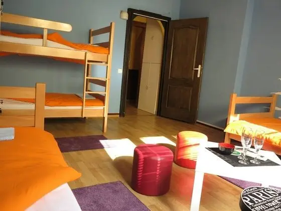 Traveler's Hostel & Apartments - Oda