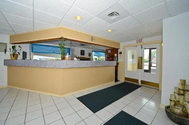 Travelers Inn - Lobi