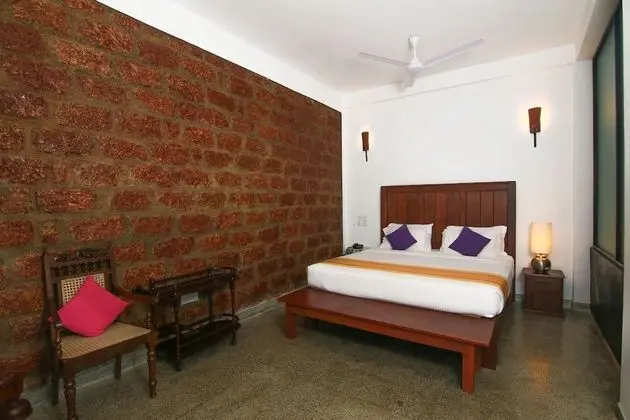 Travelers Lodge by City Hub