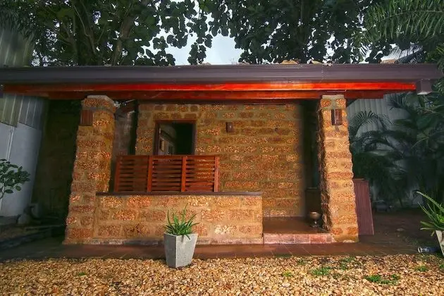 Travelers Lodge by City Hub - Spa