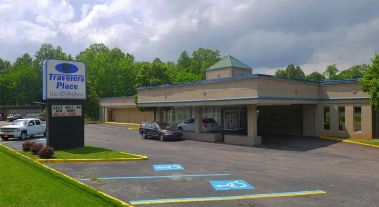 Travelers Place Inn & Suites
