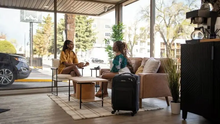 Travelers Uptown Motel - Lobi