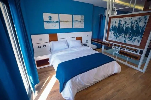 Travelholic Inn