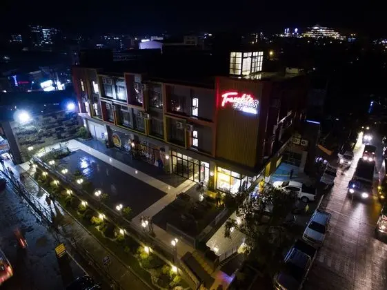 TRAVELITE EXPRESS HOTEL