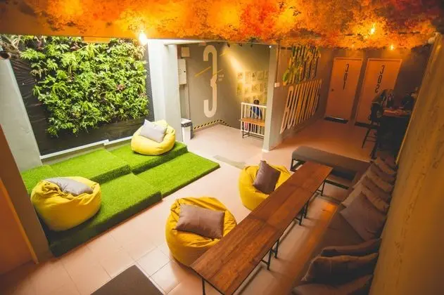 TRAVELLER BUNKER HOSTEL 1