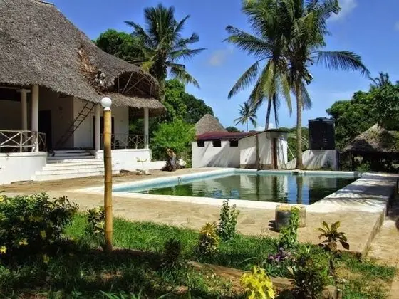 Travellers Inn Resort Malindi - Havuz