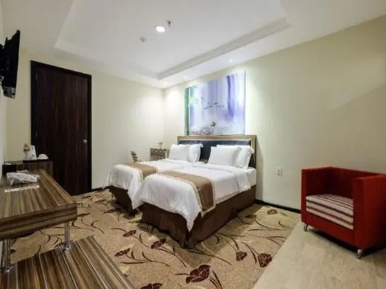 Travellers Hotel Phinisi