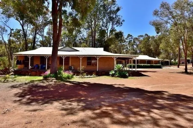 Travellers Rest Motel