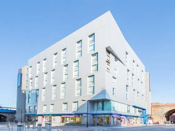 Travelodge London Central Southwark - Genel