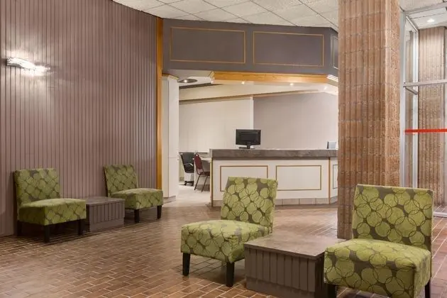 Travelodge by Wyndham Baie Comeau - Lobi