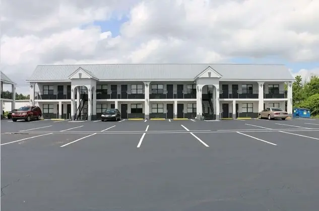 Travelodge by Wyndham Calhoun South I-75 - Öne Çıkan Resim