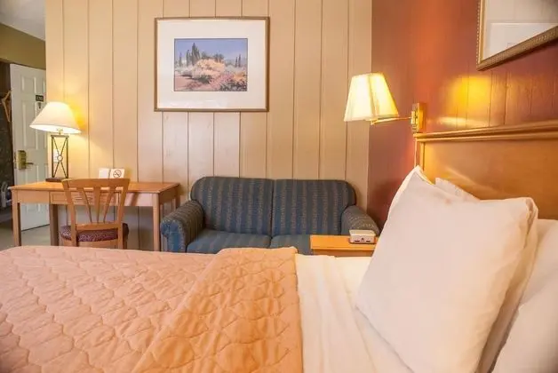 Travelodge by Wyndham Cathedral City 
