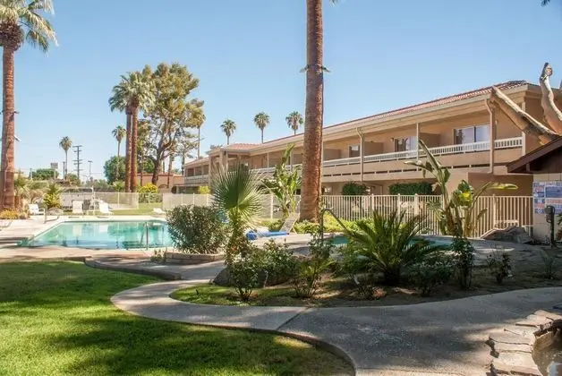 Travelodge by Wyndham Cathedral City 