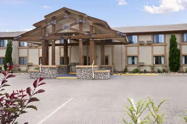 Travelodge by Wyndham Colorado Springs