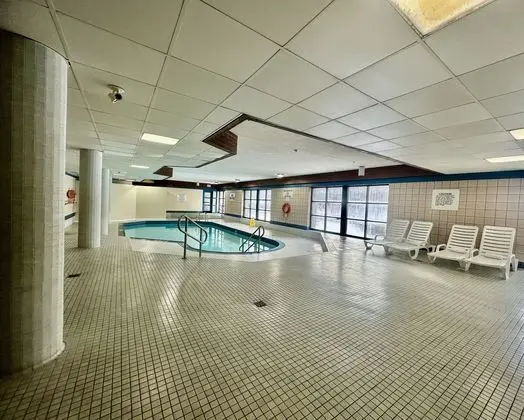 Travelodge by Wyndham Downtown Barrie - Havuz