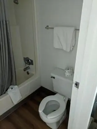 Travelodge by Wyndham Fayetteville - Banyo Tipleri