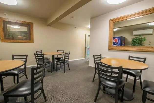 Travelodge by Wyndham Gardiner Yellowstone Park North - Yerinde Yemek