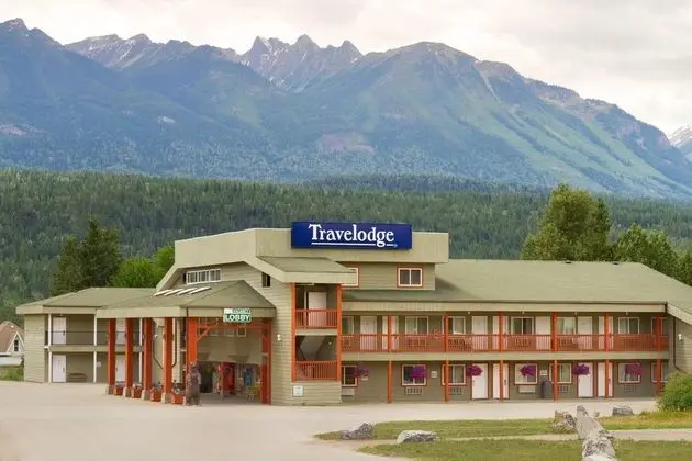Travelodge by Wyndham Golden Sportsman Lodge