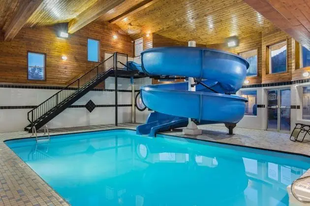 Travelodge by Wyndham Golden Sportsman Lodge - Öne Çıkan Resim