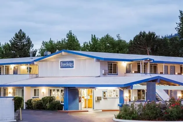 Travelodge by Wyndham Grants Pass - Dış Mekan