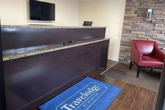 Travelodge by Wyndham Holland/Toledo - Lobi